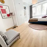 Metro Raclawicka Stylish & Modern Mokotow By Renters * Warschau