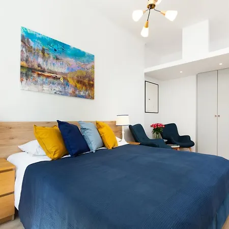 Metro Raclawicka Stylish & Modern Mokotow By Renters Varsavia