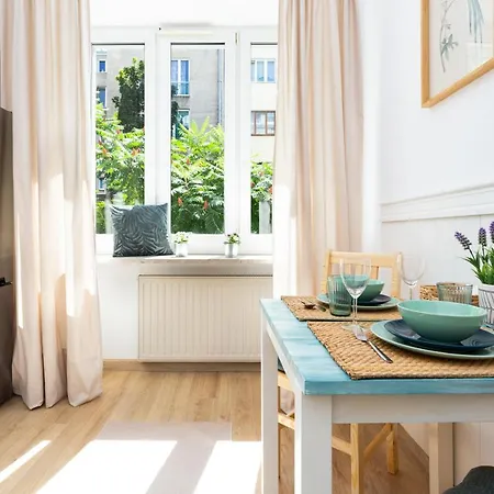 Metro Raclawicka Stylish & Modern Mokotow By Renters Apartment *