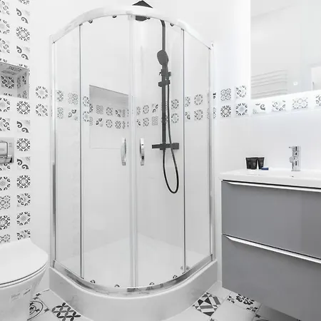 Metro Raclawicka Stylish & Modern Mokotow By Renters Apartment *
