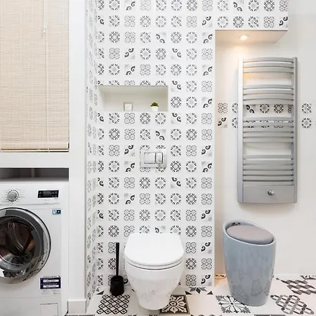 Metro Raclawicka Stylish & Modern Mokotow By Renters Varşova